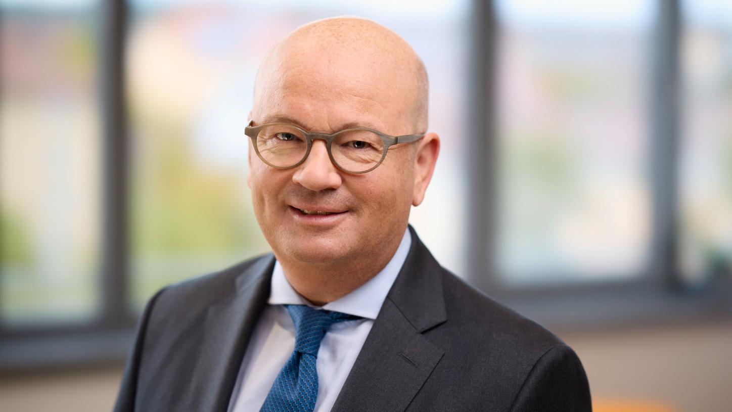 Dr. Jochen Schmitz (Chief Financial Officer)