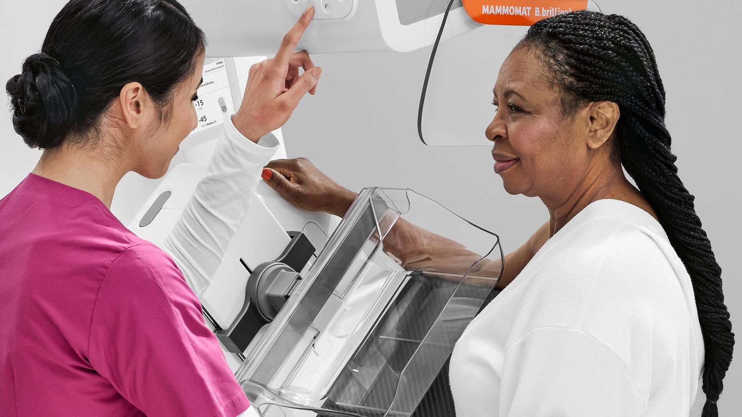 The MAMMOMAT B.brilliant's automatic, optimized, and personalized breast compression increases patient comfort.